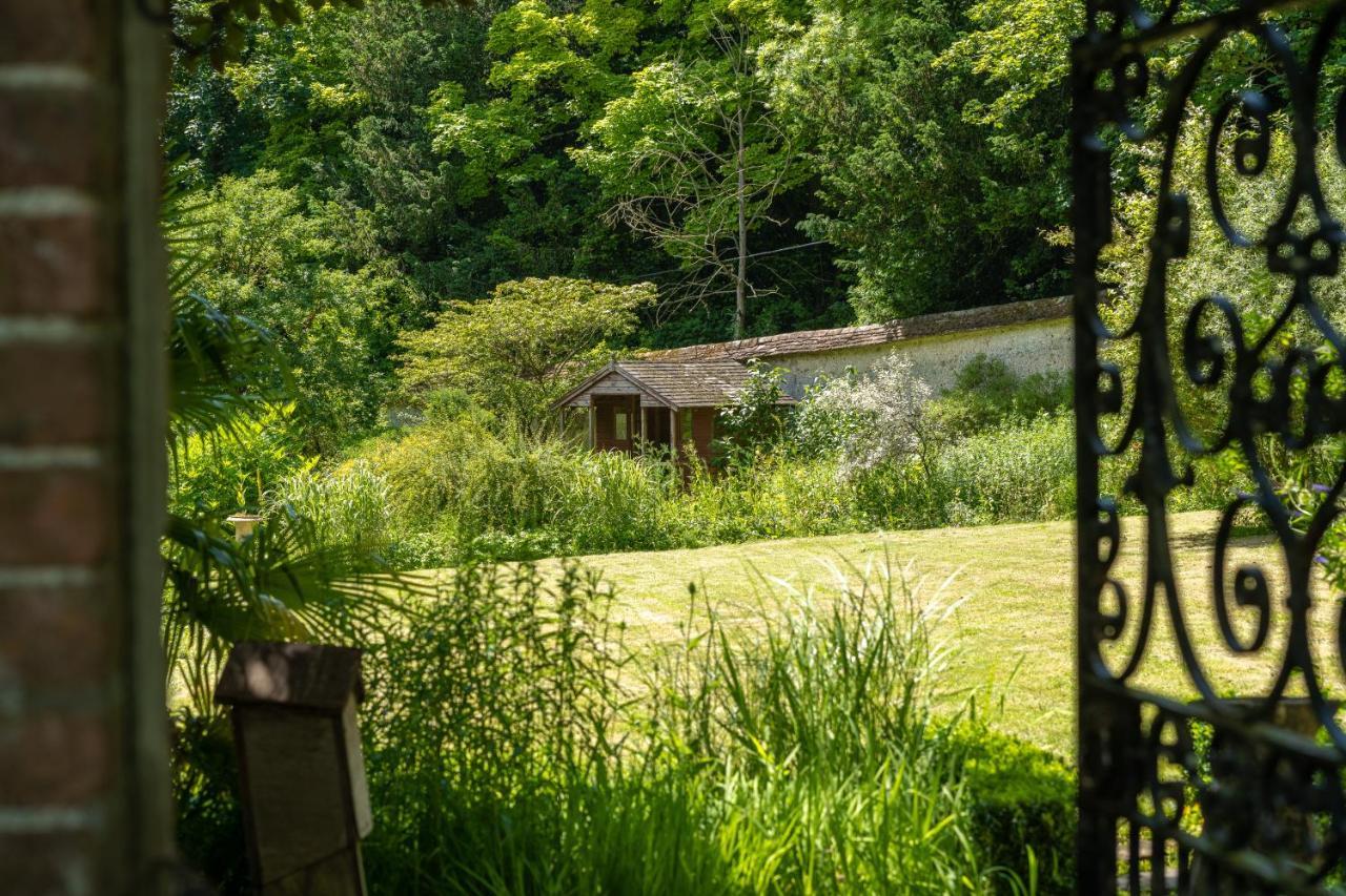 Henge Estate - Restored Manor House, Up To 11 En-Suite Bedrooms Shrewton ภายนอก รูปภาพ