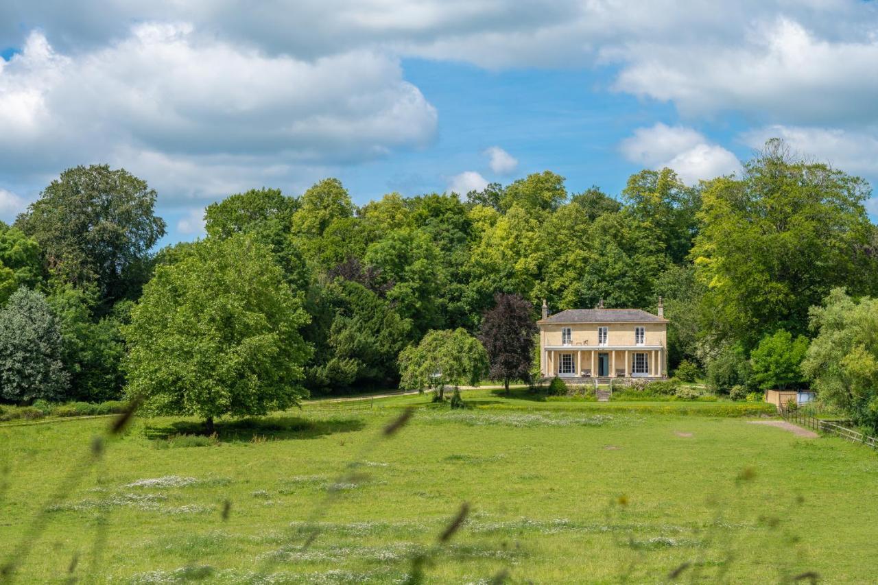 Henge Estate - Restored Manor House, Up To 11 En-Suite Bedrooms Shrewton ภายนอก รูปภาพ